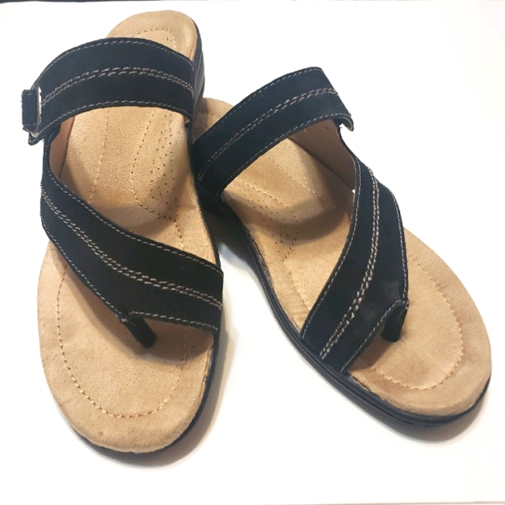 BASS CO 8W Black suede adjustable sandals